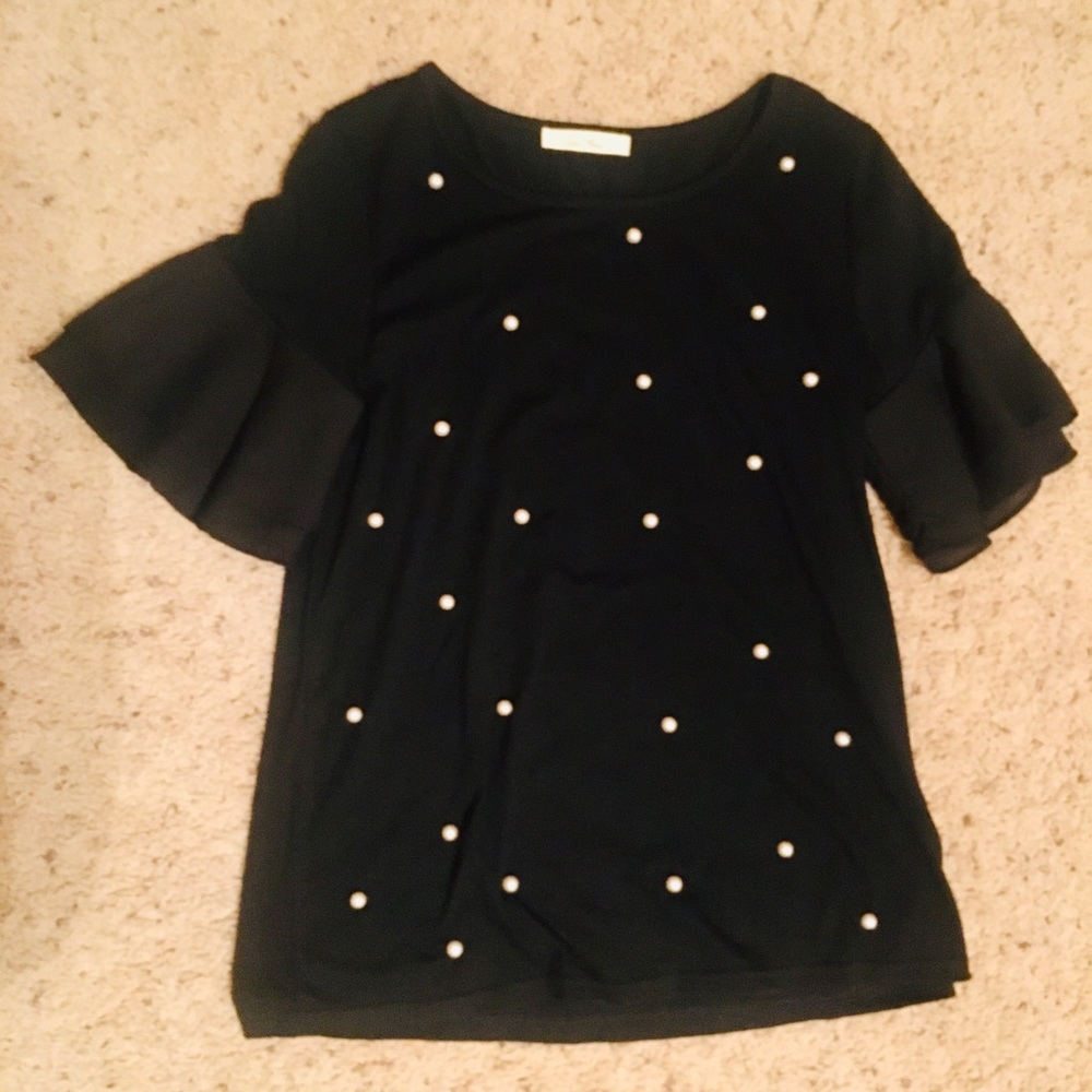 black pearl polka dot flare sleeve tee